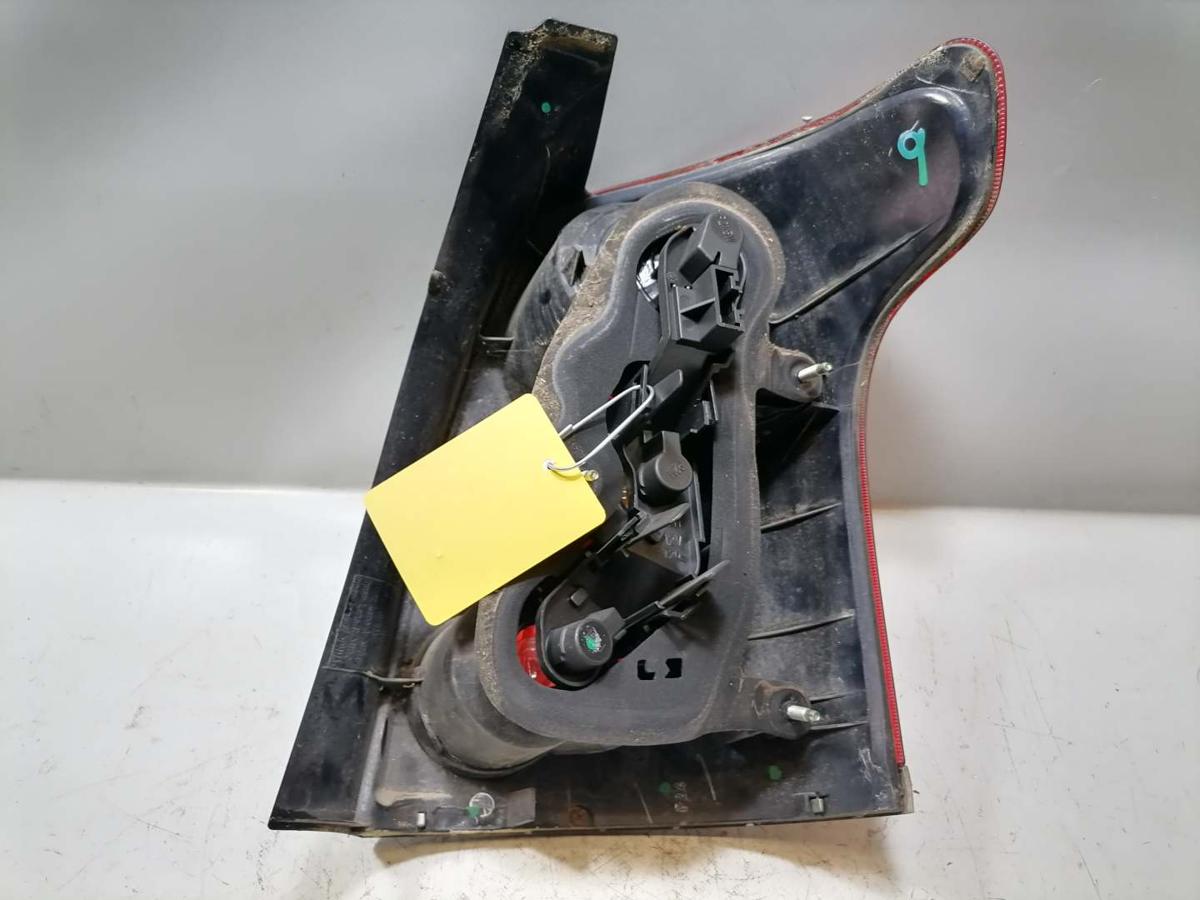 Toyota Avensis T25 original Rücklicht Rückleuchte Schlussleuchte links Kombi Bj.2004